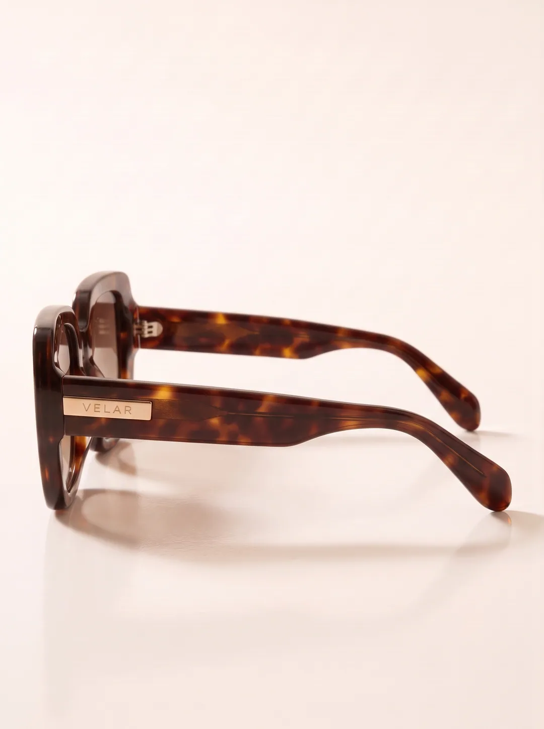 Ligne 01, left profile
