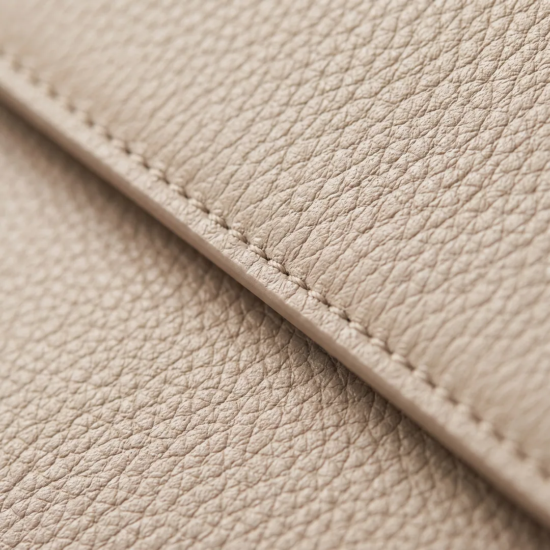 Séra grained calfskin, macro